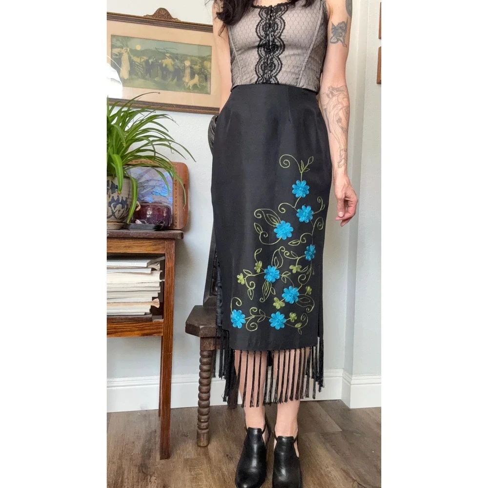 Vintage Y2k 90s Clio Petites Black Silk Floral Embroidered Fringe Midi Skirt